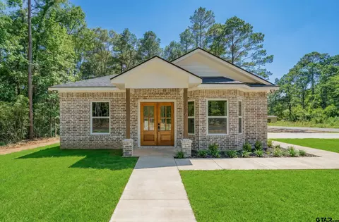 1219 Cherokee St, Longview, TX 75604
