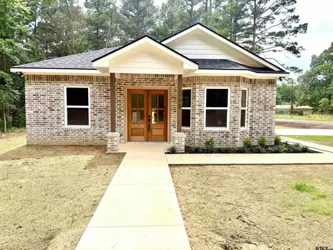 1219 Cherokee St, Longview, TX 75604