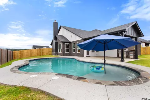16430 Clearview Dr, Lindale, TX 75771