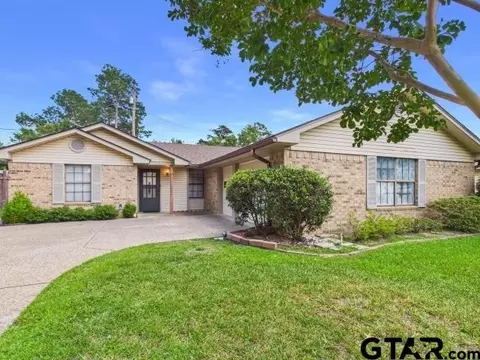 782 Southwood Dr, Athens, TX 75751