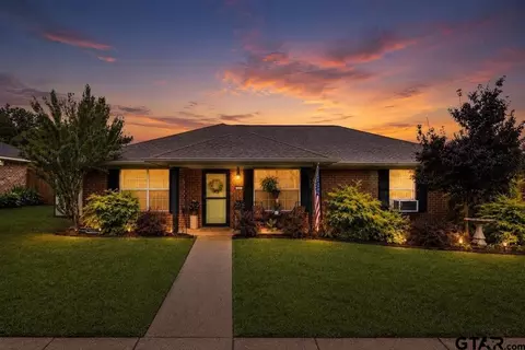 407 Briar Ct, Overton, TX 75684