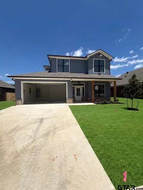 7926 Greenhill Dr, Tyler, TX 75703