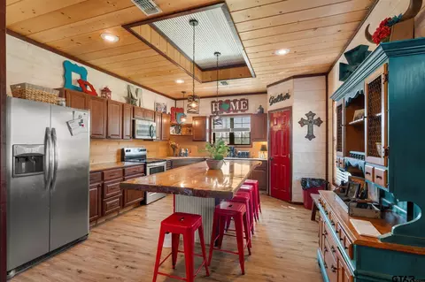 Kitchen - 3639 Cr 4122, Simms, TX 75574 photo 1 of 4