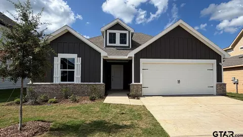 3013 Hidden Valley Dr, Lindale, TX 75771