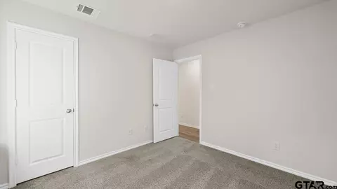 1663 Blaire Dr, Tyler, TX 75704 photo 2
