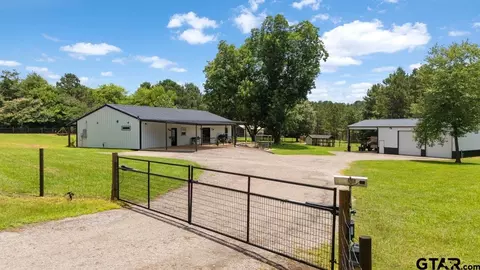 704 W Ross, Troup, TX 75789