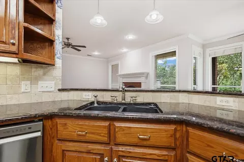 Kitchen - 17770 County Road 122, Tyler, TX 75703 photo 6 of 6