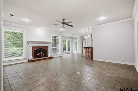 Living - 17770 County Road 122, Tyler, TX 75703 photo 5 of 6