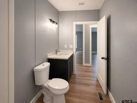 Bath - 454 Elderville Peatown Rd, Longview, TX 75603 photo 4 of 4