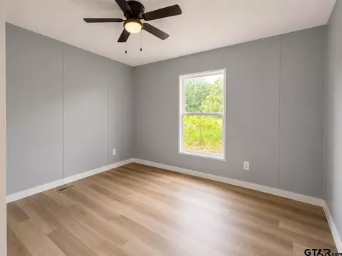 Bedroom - 454 Elderville Peatown Rd, Longview, TX 75603 photo 5 of 6