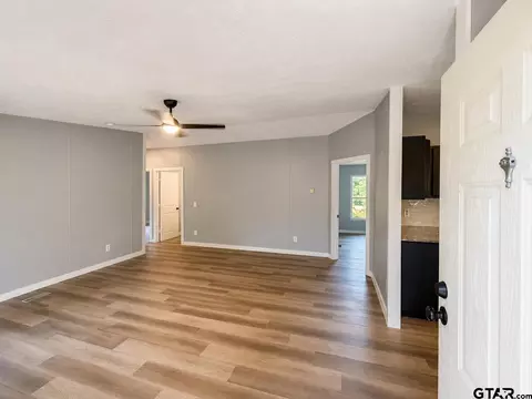 Living - 454 Elderville Peatown Rd, Longview, TX 75603 photo 1 of 2