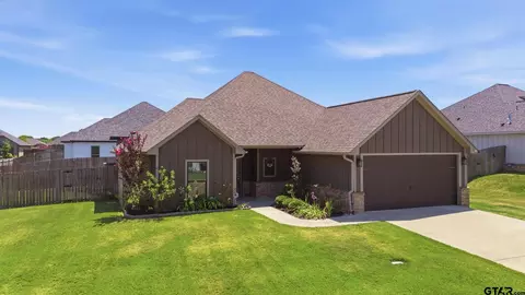 217 Smith Cir, Lindale, TX 75771