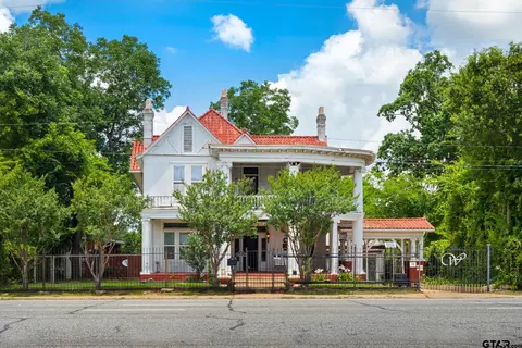 211 W Grand Ave, Marshall, TX 75670