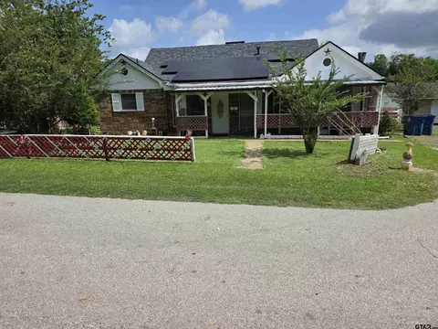 200 Rogers, Henderson, TX 75654