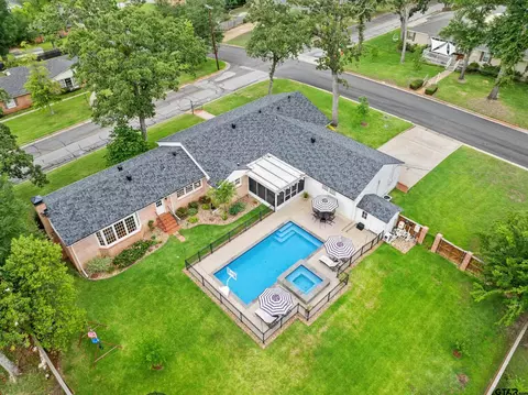 View/Area - 919 E Dulse St, Tyler, TX 75701 photo 5 of 6
