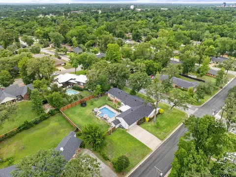 View/Area - 919 E Dulse St, Tyler, TX 75701 photo 2 of 6