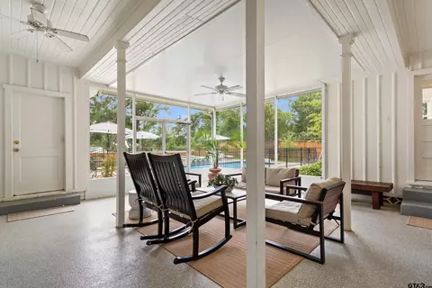 Exterior - 919 E Dulse St, Tyler, TX 75701 photo 5 of 11