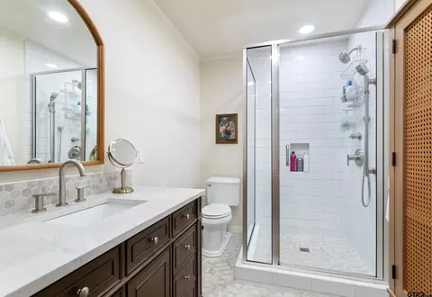 Bath - 919 E Dulse St, Tyler, TX 75701 photo 1 of 4
