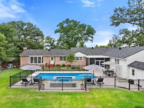 Exterior - 919 E Dulse St, Tyler, TX 75701 photo 7 of 11