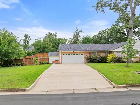 Exterior - 919 E Dulse St, Tyler, TX 75701 photo 10 of 11