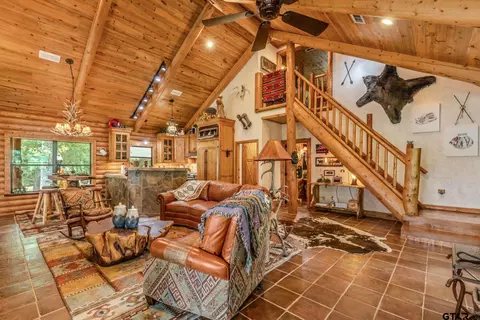 Living - 609 County Road 2421, Como, TX 75431 photo 2 of 4