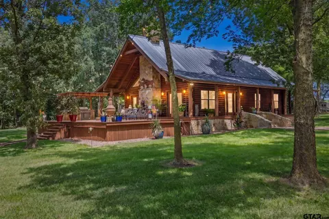 Exterior - 609 County Road 2421, Como, TX 75431 photo 2 of 6