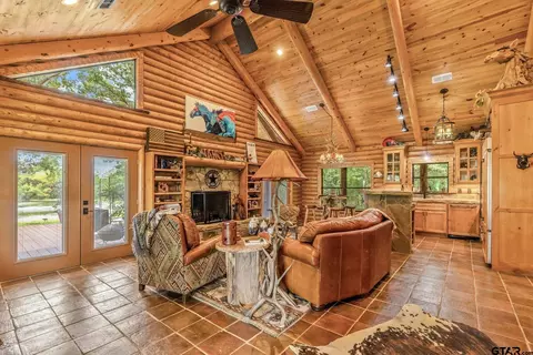 Living - 609 County Road 2421, Como, TX 75431 photo 3 of 4