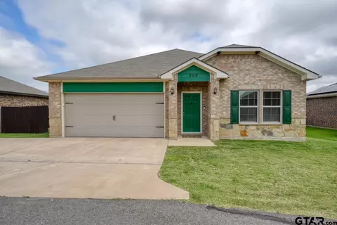 306 Ruffin Rd, Mabank, TX 75147