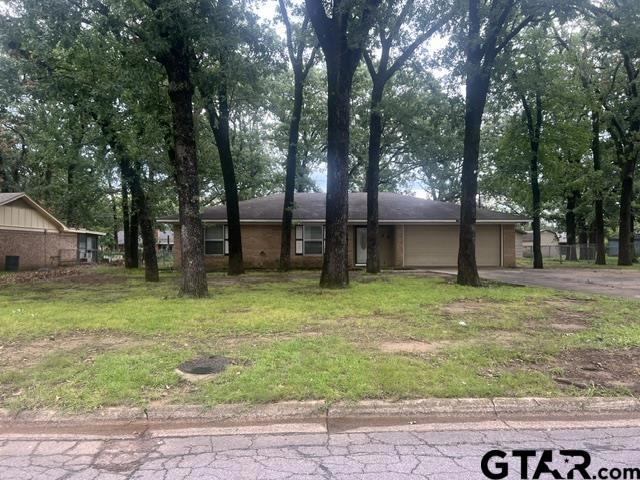 135 46th St SW, Paris, TX 75460
