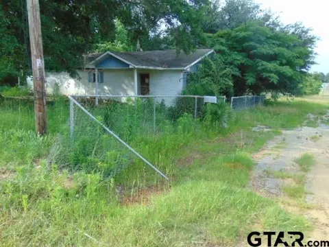 7245 Fm 747, Jacksonville, TX 75766
