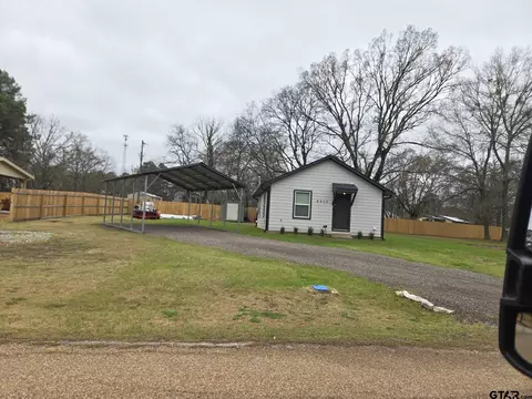 2435 Waterwood Dr, Chandler, TX 75758