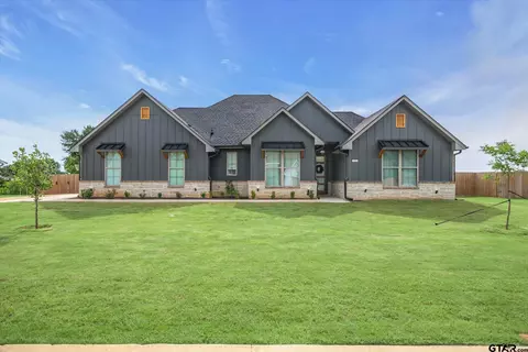 12457 Maplewood Dr, Lindale, TX 75771