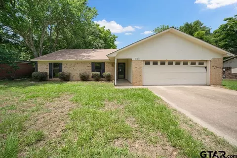 209 Magnolia, Chandler, TX 75758