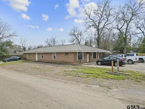300 Cedar St, Crockett, TX 75835