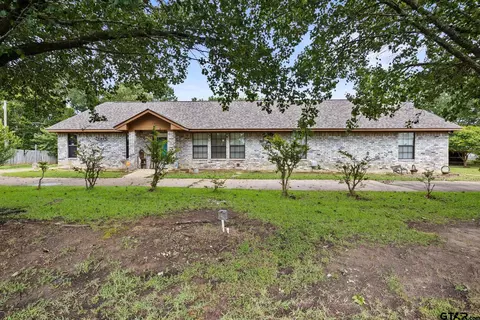 404 Joyner Ave, Omaha, TX 75571