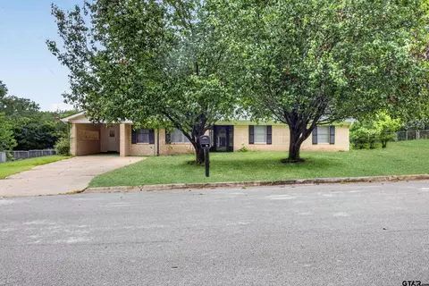 209 Meadowbrook, Overton, TX 75684