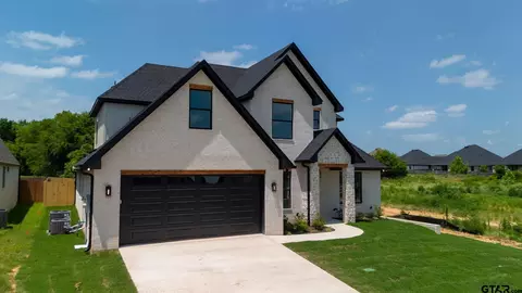 3139 Club Dr, Tyler, TX 75703