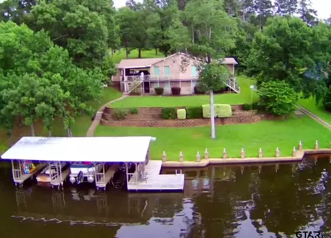 3073 E Lake Dr, Gladewater, TX 75647