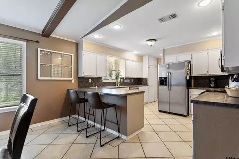 Kitchen - 815 Dulse, Tyler, TX 75701 photo 1 of 5