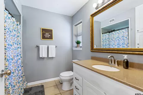 Bath - 815 Dulse, Tyler, TX 75701 photo 3 of 3