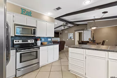 Kitchen - 815 Dulse, Tyler, TX 75701 photo 4 of 5