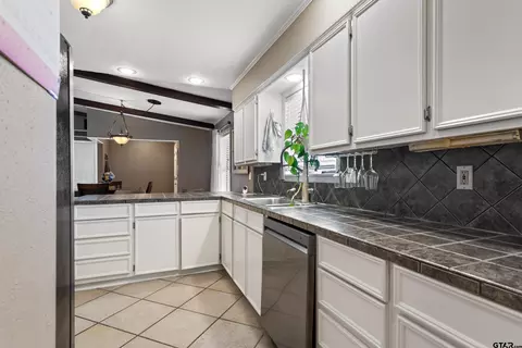 Kitchen - 815 Dulse, Tyler, TX 75701 photo 5 of 5