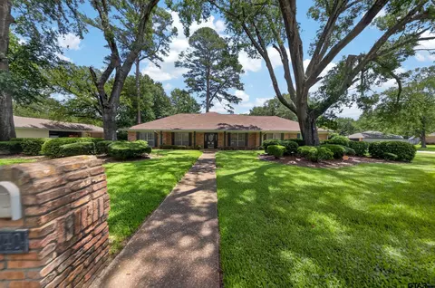 8240 Baylor Dr, Tyler, TX 75703
