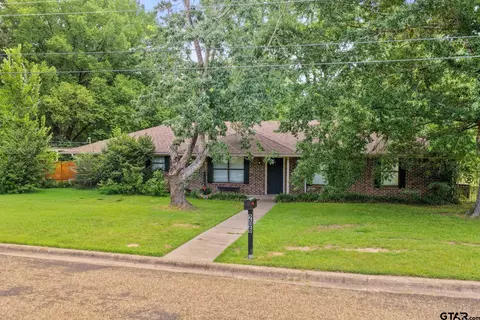 206 Carr Dr, Mount Pleasant, TX 75455