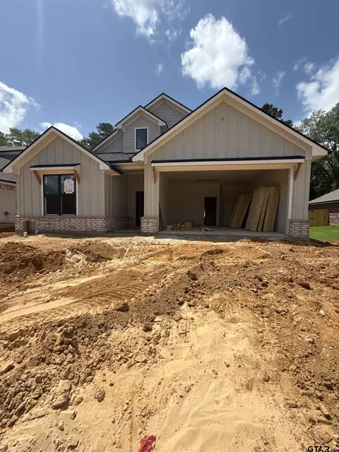7929 Greenhill Dr, Tyler, TX 75703