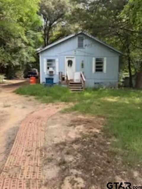 106 W College St, Big Sandy, TX 75755