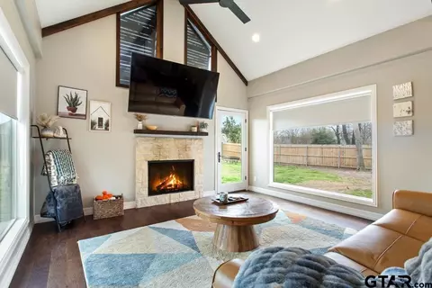 Living - 237 Hideaway Ln, Hideaway, TX 75771 photo 4 of 5
