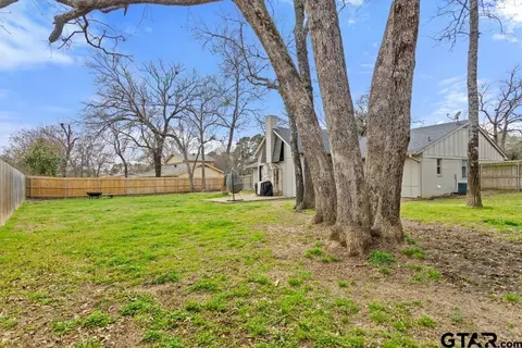 Exterior - 237 Hideaway Ln, Hideaway, TX 75771 photo 4 of 7