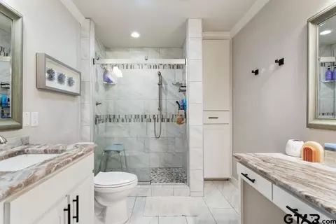 Bath - 237 Hideaway Ln, Hideaway, TX 75771 photo 2 of 4