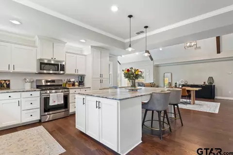 Kitchen - 237 Hideaway Ln, Hideaway, TX 75771 photo 4 of 4